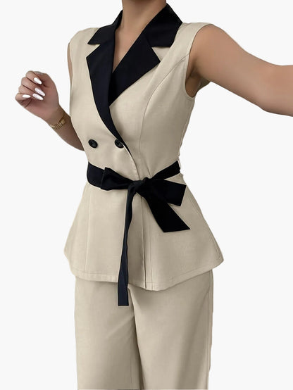 Completo elegante da donna con pantaloni, cintura e blazer senza maniche – Business & Ufficio