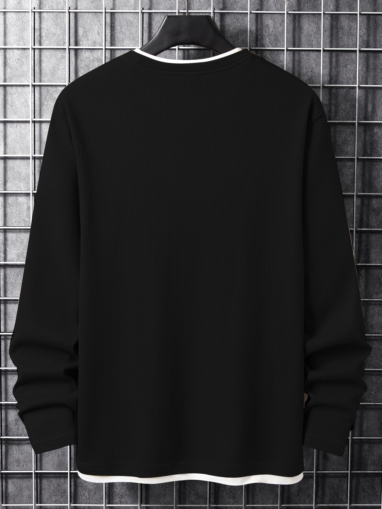 Langærmet herre-T-shirt med rund hals og strukturmønster i sort
