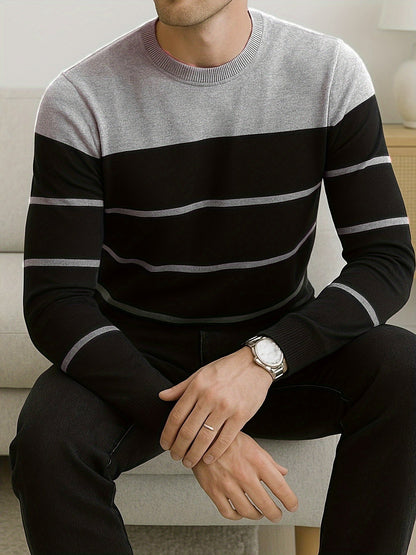 Stribet herrepullover med rund hals og farveblokdesign