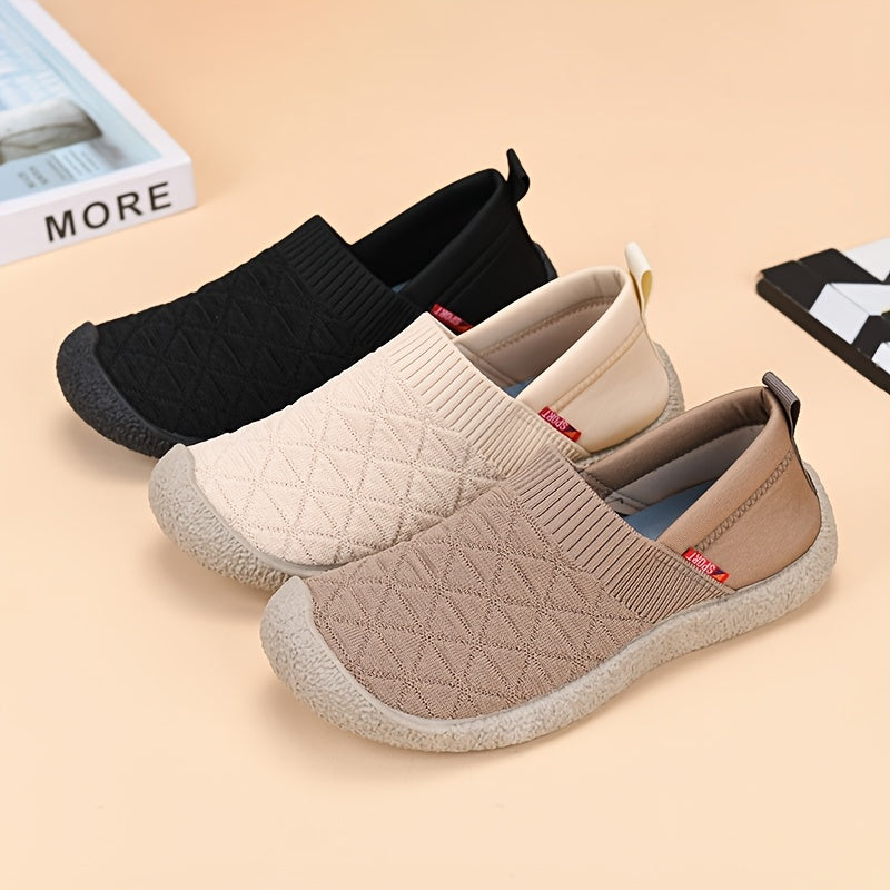 Damskie slip-on sneakersy – wygodne buty na co dzień i do sportu