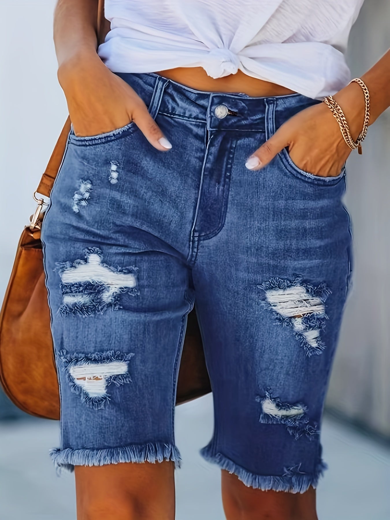 Bermuda jeans da donna effetto usato con frange – Moda estiva alla moda, streetwear e tempo libero