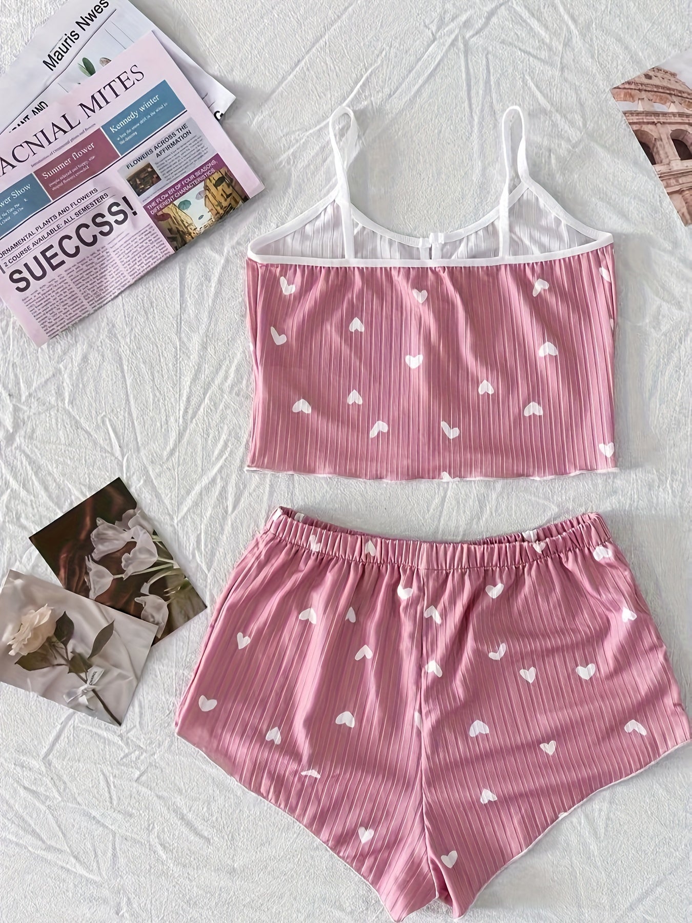 Dame pyjamasæt med hjerteprint og sløjfer – To-delt sommernatsæt, sexet stil
