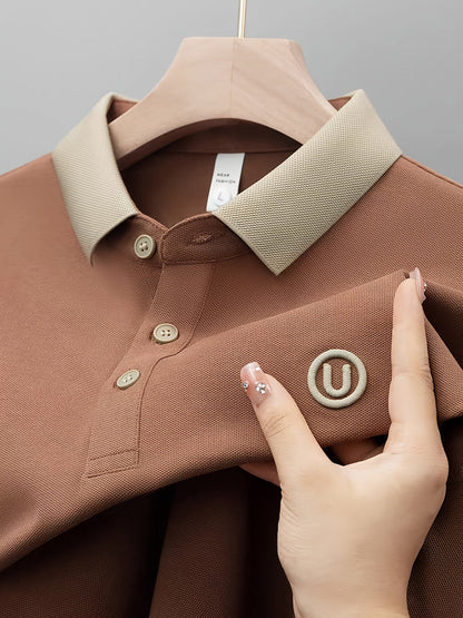 Herre poloshirt med kontrastkrave og broderet logo – stilfuld og afslappet til hverdag og fritid