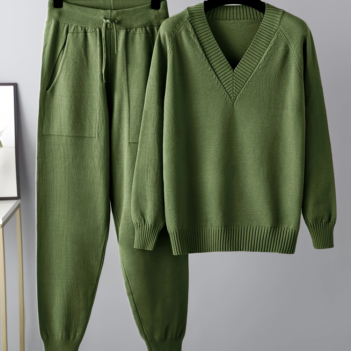 Set da donna in maglia con pullover con scollo a V e pantaloni da jogging