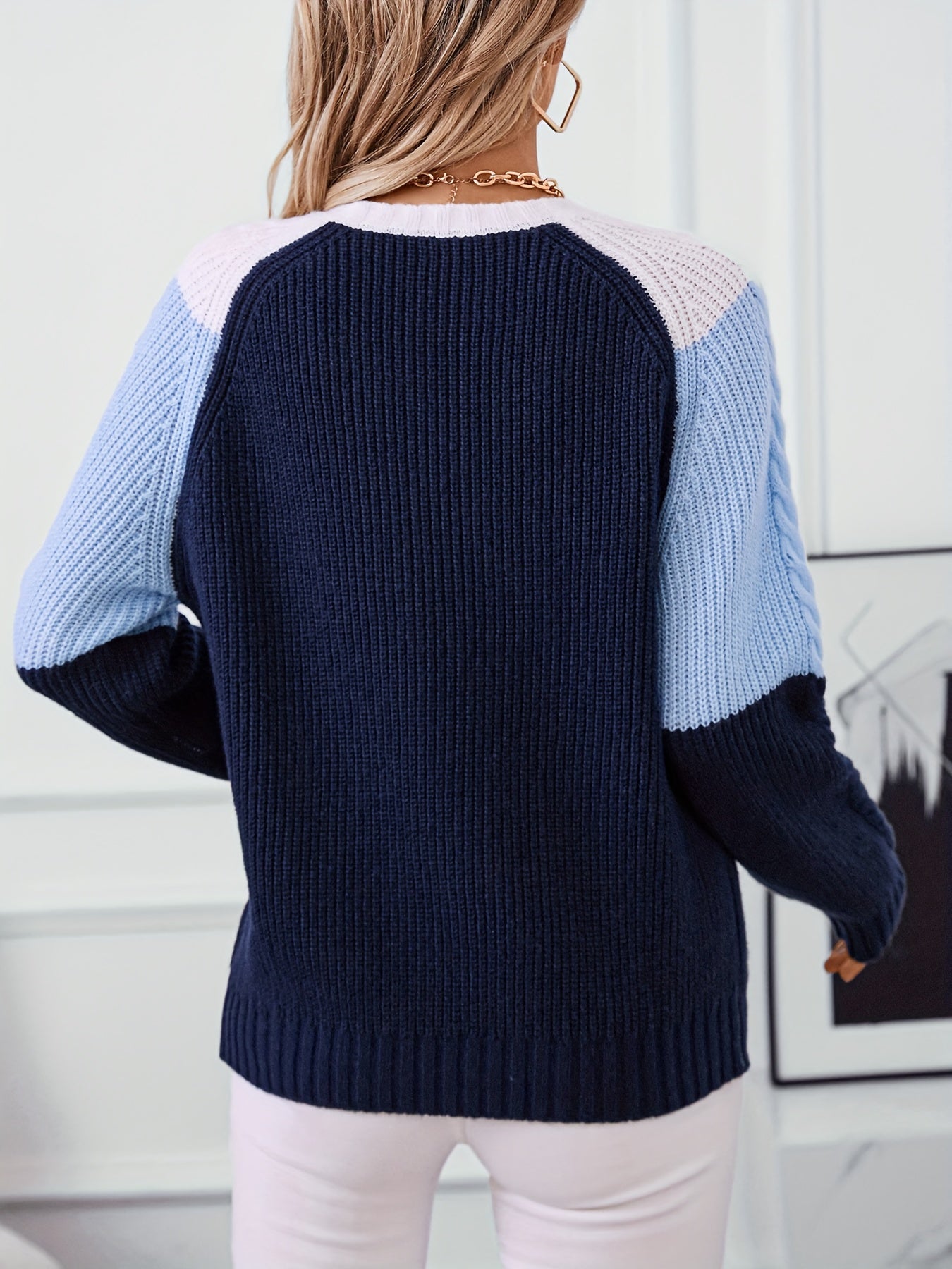 Dame-strikpullover med kabelstrik, colorblock-design i blå-hvid eller pink-blå