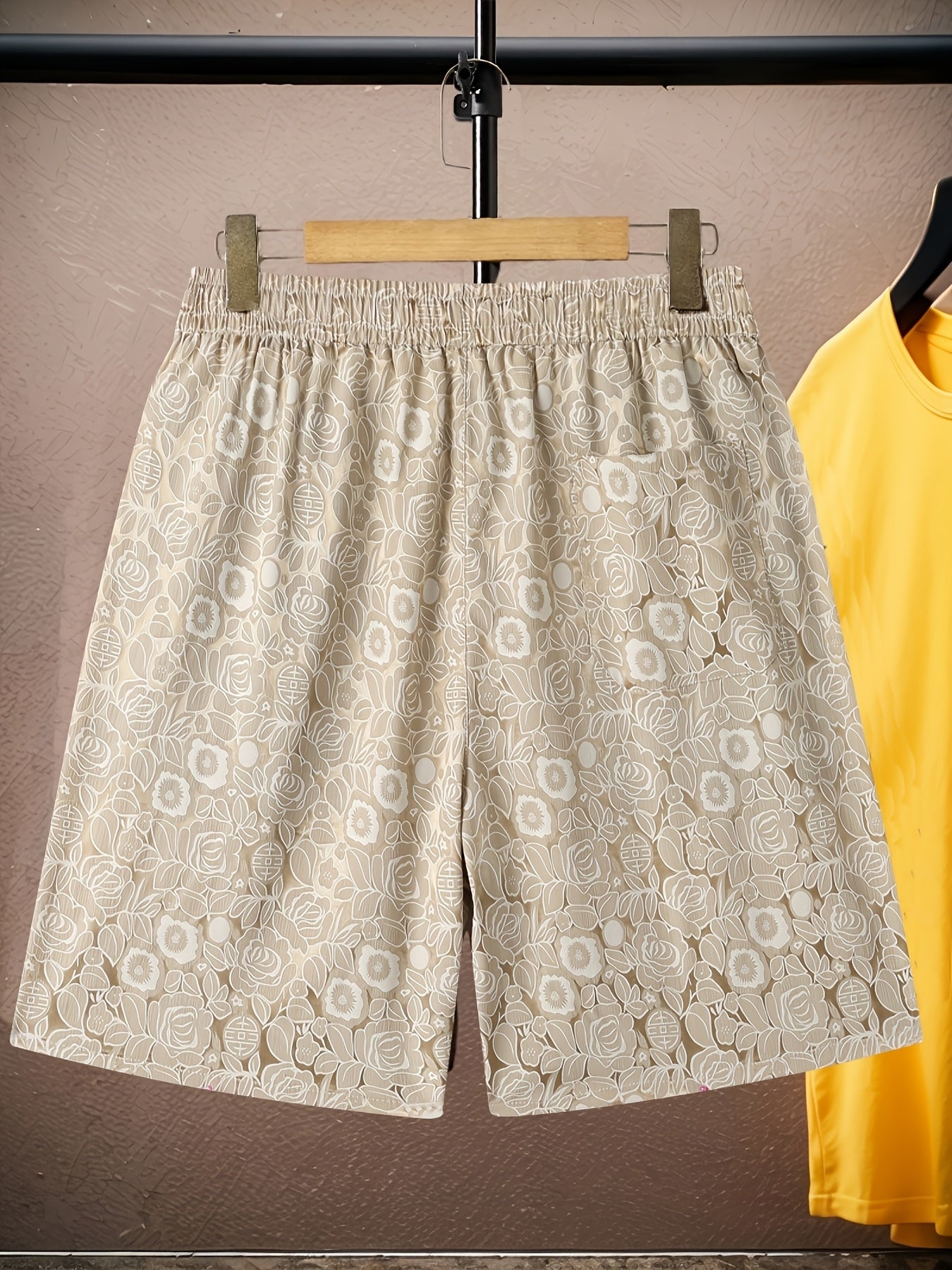 Shorts pour hommes avec motif jacquard de roses – à la mode, décontractés, idéaux pour les loisirs et l'été