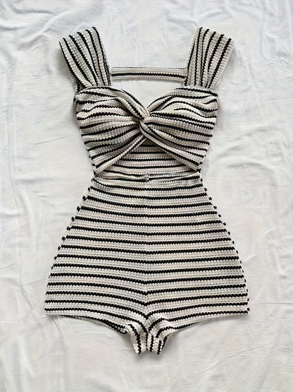 Mono de punto para mujer con patrón de rayas y frente retorcido – Elegante prenda de verano para tiempo libre y vacaciones