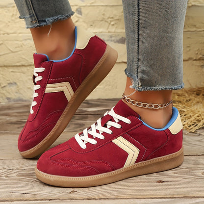 Damsneaker i retrostil med färgblockdesign för fritid och vardag