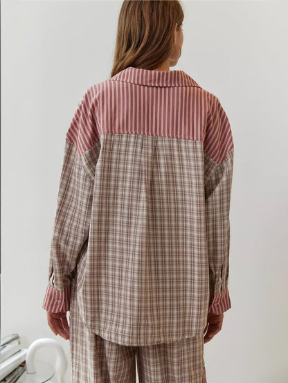 Damen Pyjama-Set im Oversize-Stil – Modernes Freizeit- und Nachtoutfit mit Karodetails