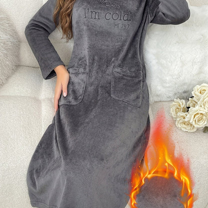Damen Loungewear Kleid aus weichem Material mit Taschen und Stickerei