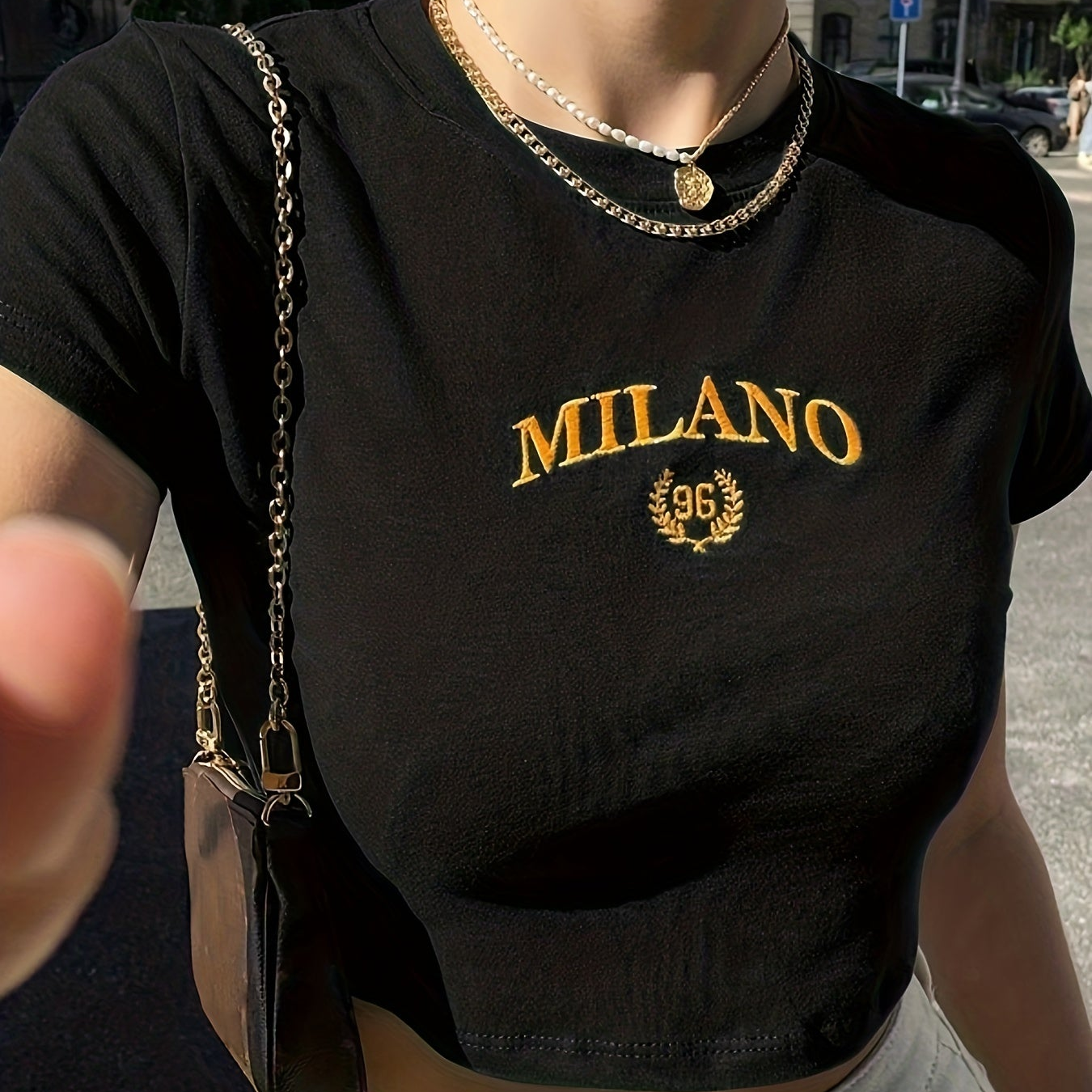 T-shirt corta da donna in stile Y2K con ricamo "MILANO" – Top estivo alla moda