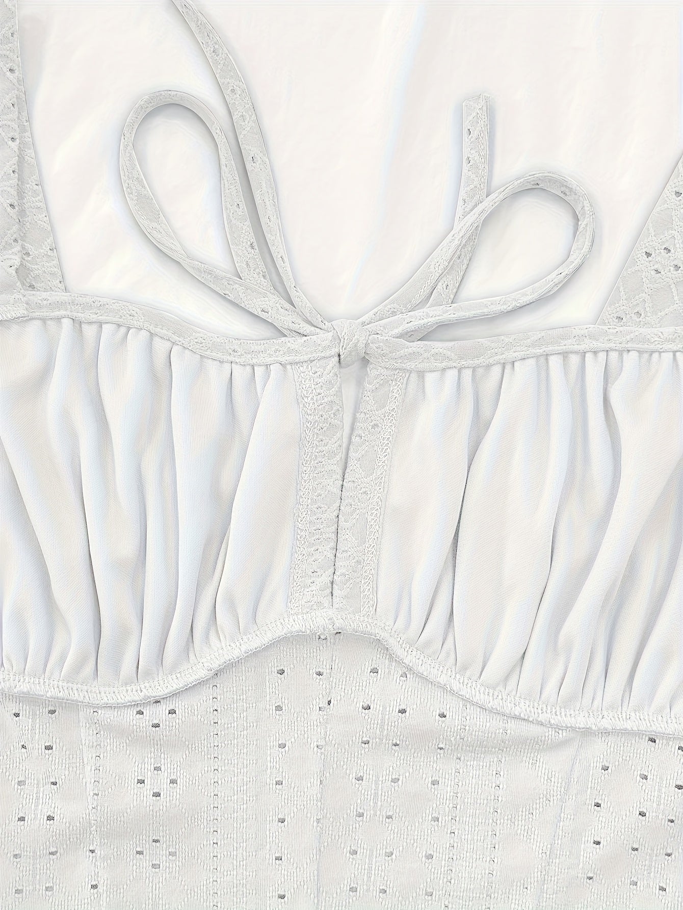 Damski top gorsetowy w stylu boho z ozdobnym sznurowaniem – modny bustier na wiosnę i lato