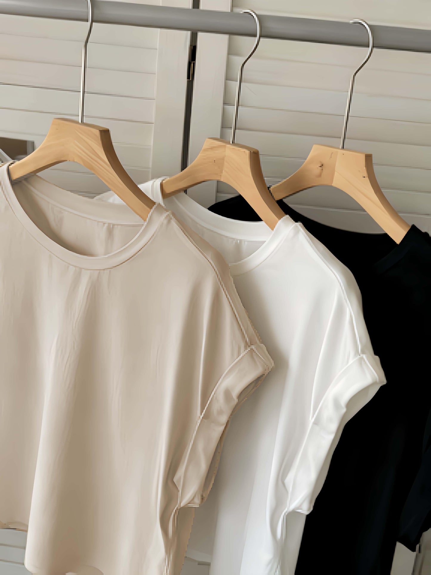 Camiseta básica para mujer con mangas dobladas – Estilo casual para el día a día y el tiempo libre