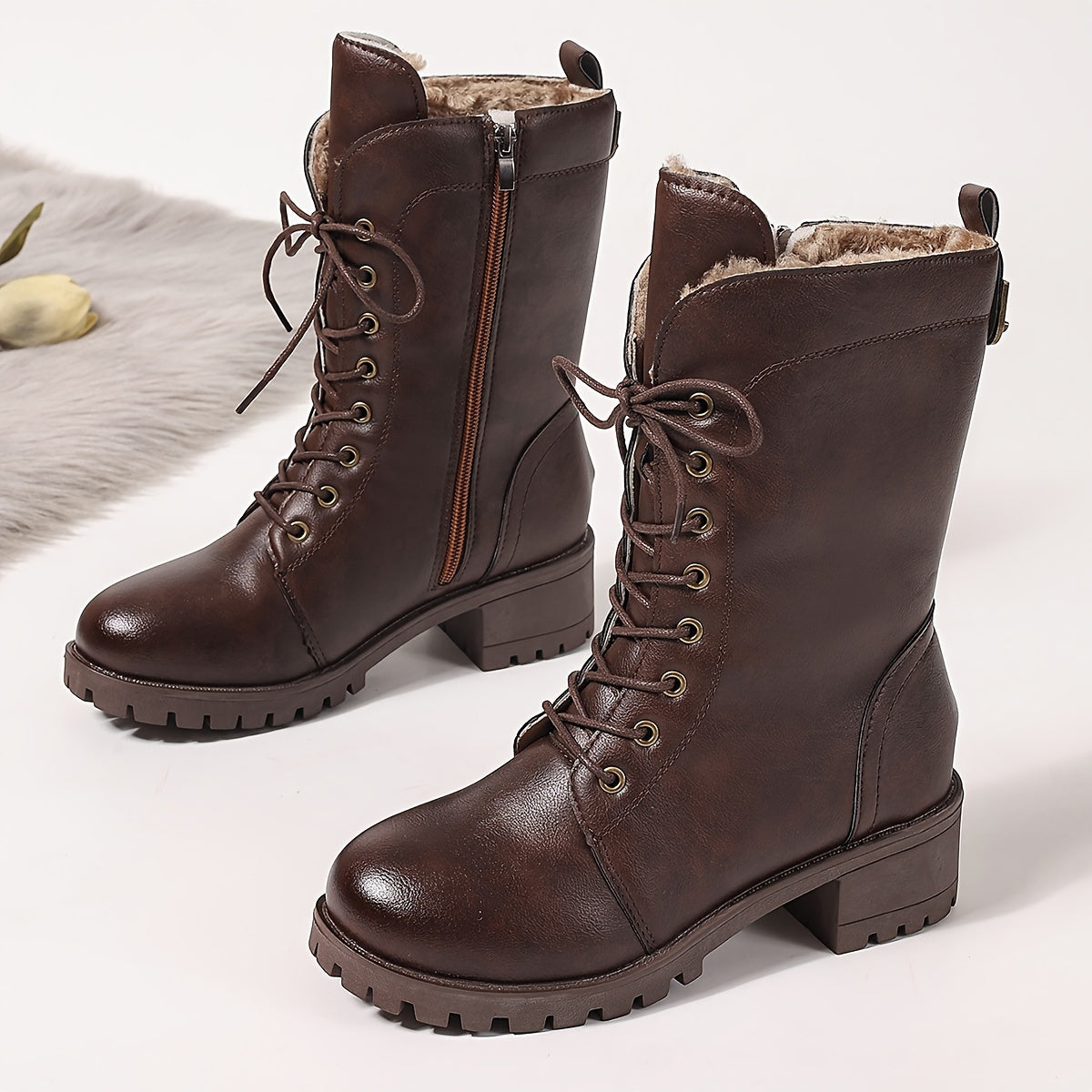 Braune Schnürstiefel mit Futter und Reißverschluss