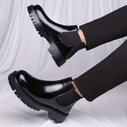 Chelsea-støvler i sort til herrer med profilsål, blanke ankelstøvler og slip-on-støvler