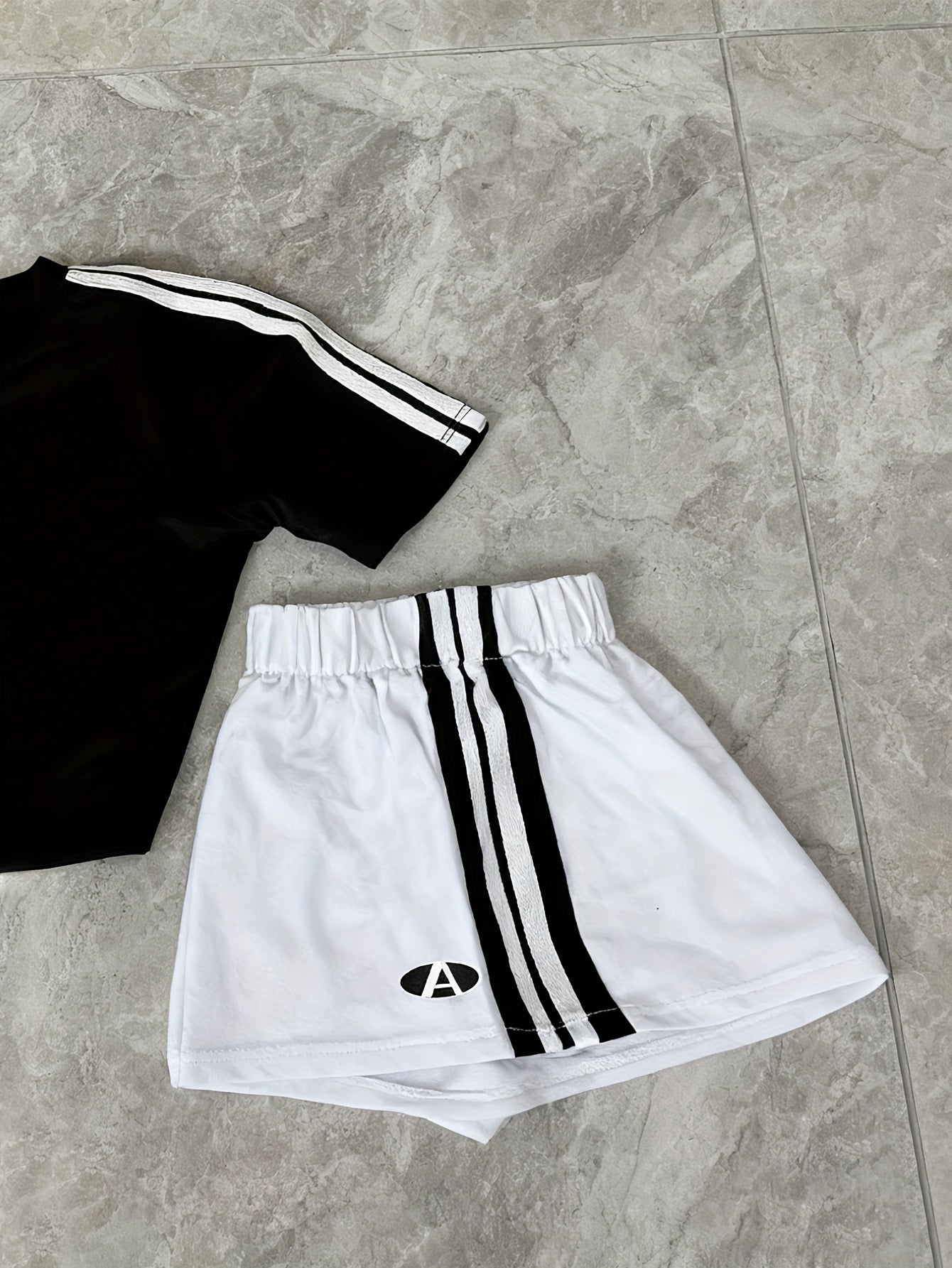 Damen Sport-Set Zweiteiler – Trendiges Crop Top und Shorts für Fitness und Freizeit