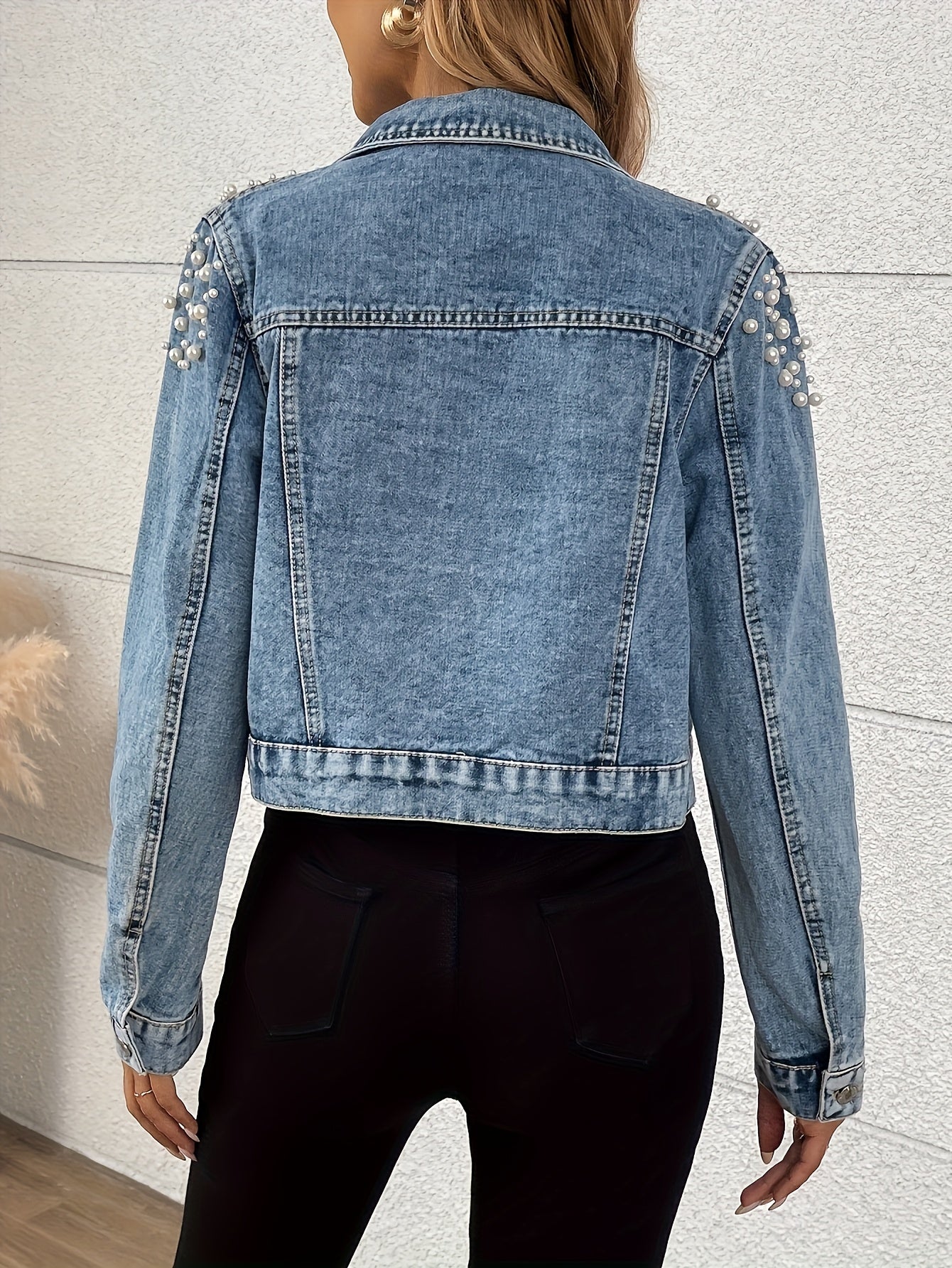 Damesjeansjack lichtblauw met parelversiering
