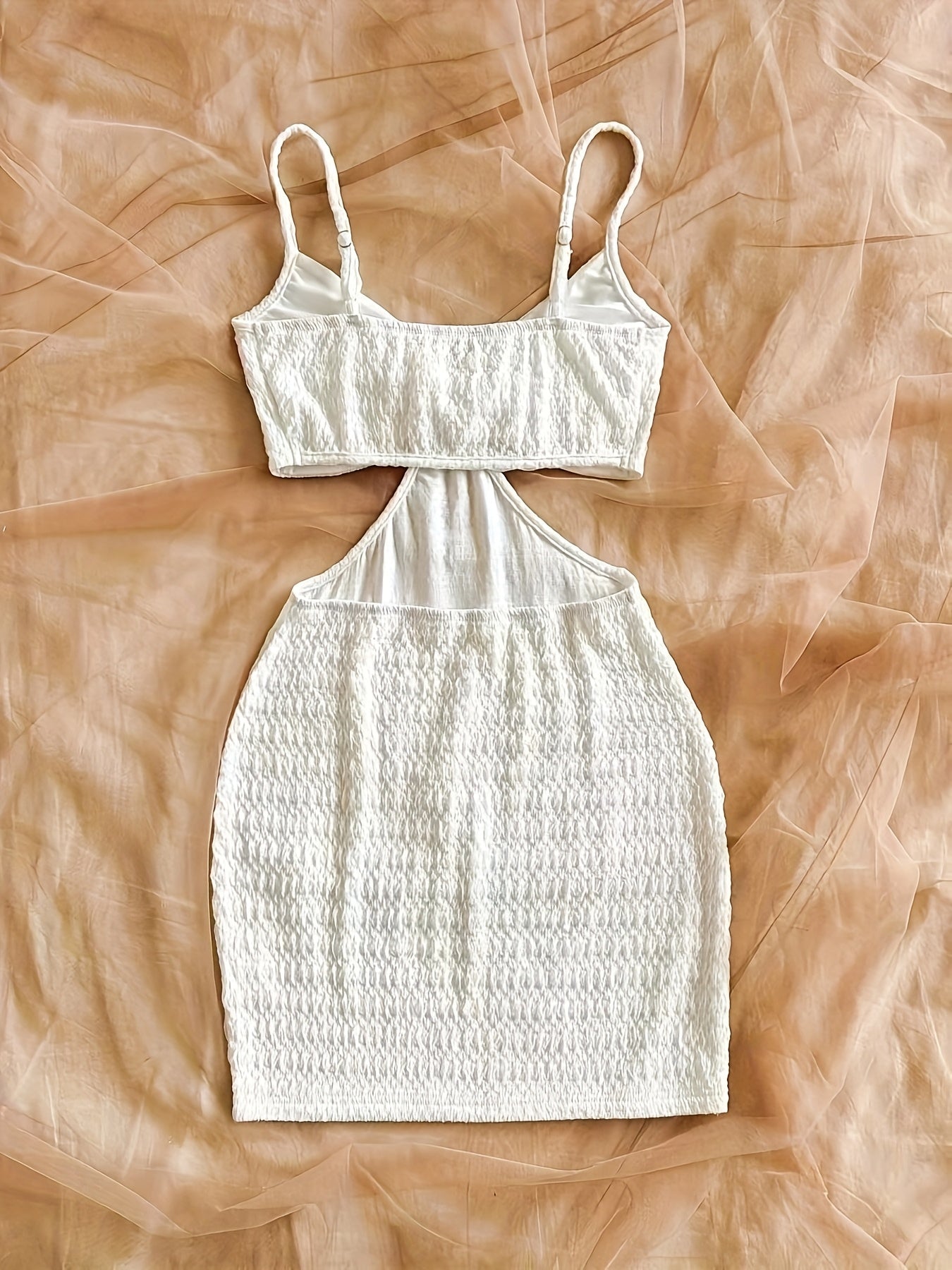 Dam Bodycon miniklänning med cut-out och sjöstjärnedetalj – sommarsemesteroutfit