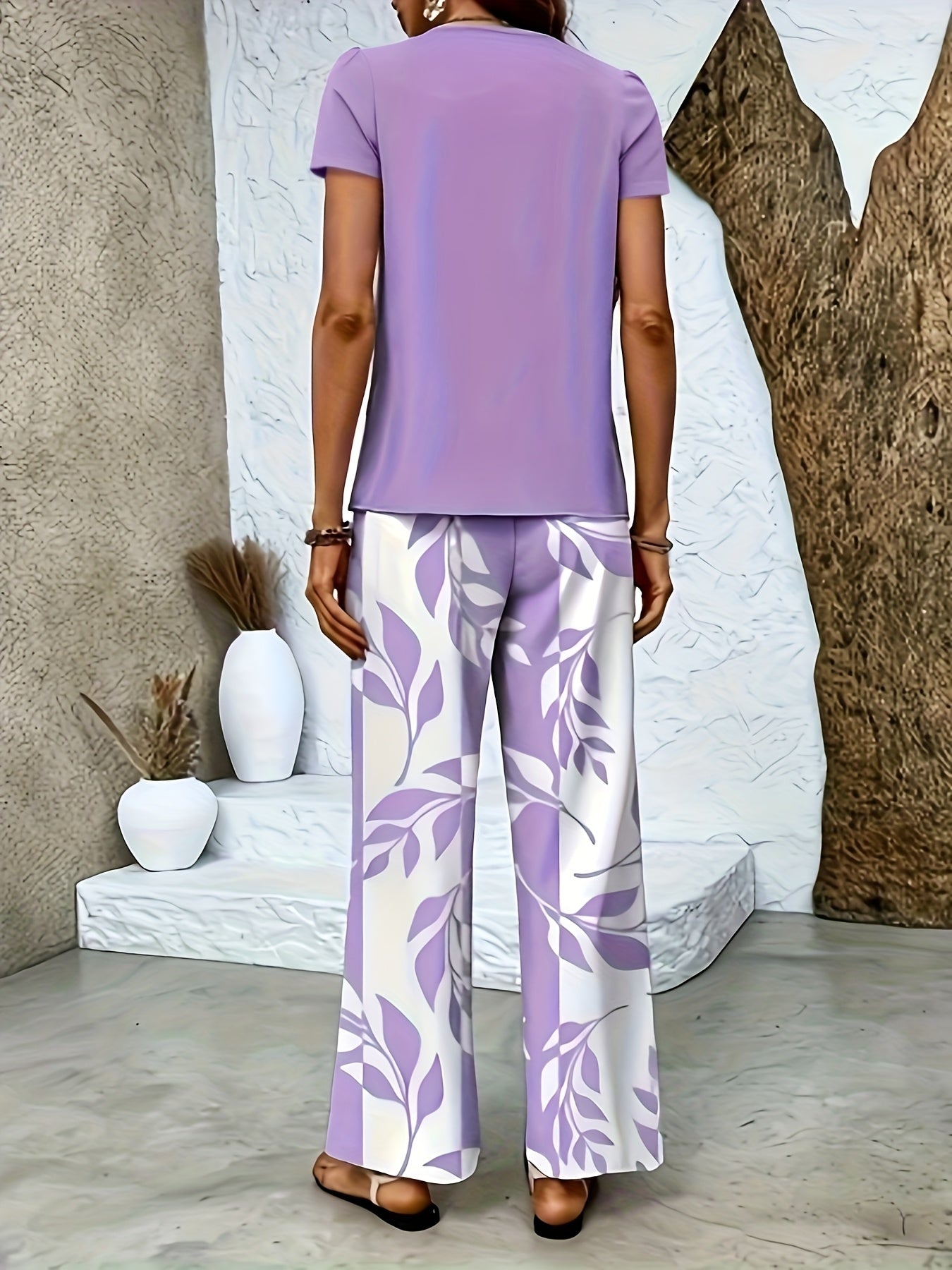 Damen Elegantes Sommer-Set mit Kurzarm-Shirt und weiter Hose, Freizeit-Outfit, Modernes Muster