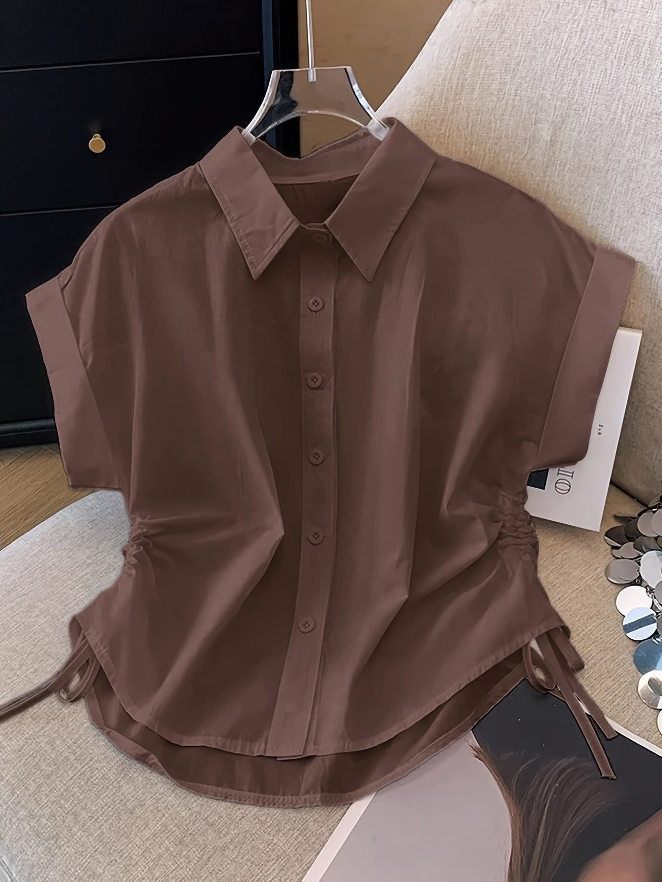 Damen Kurzarm Hemdbluse mit Kordelzug und modernem Schnitt – Business & Freizeit