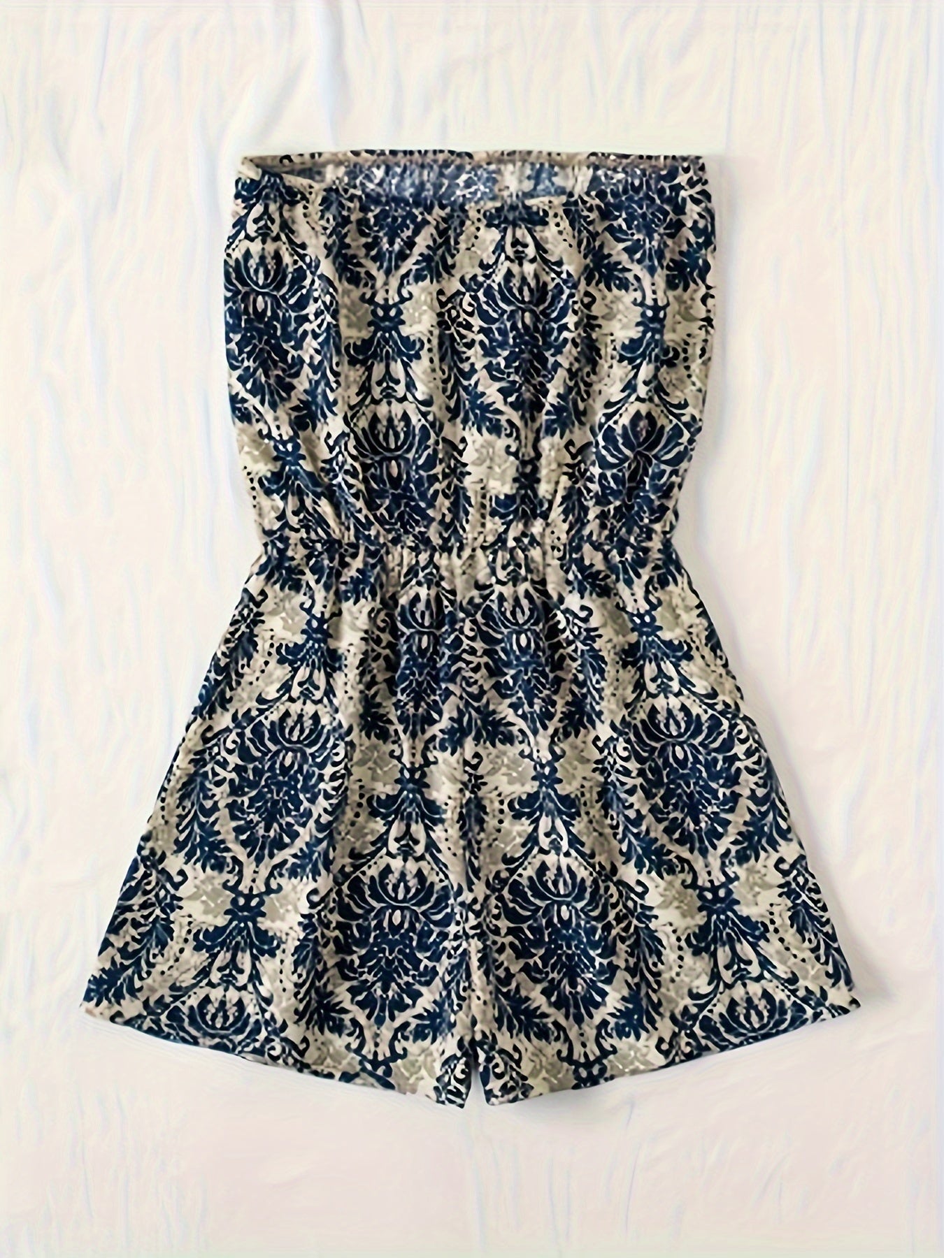 Damen Bandeau Jumpsuit mit elegantem Damastmuster – Stilvoller Einteiler für Sommer & Freizeit