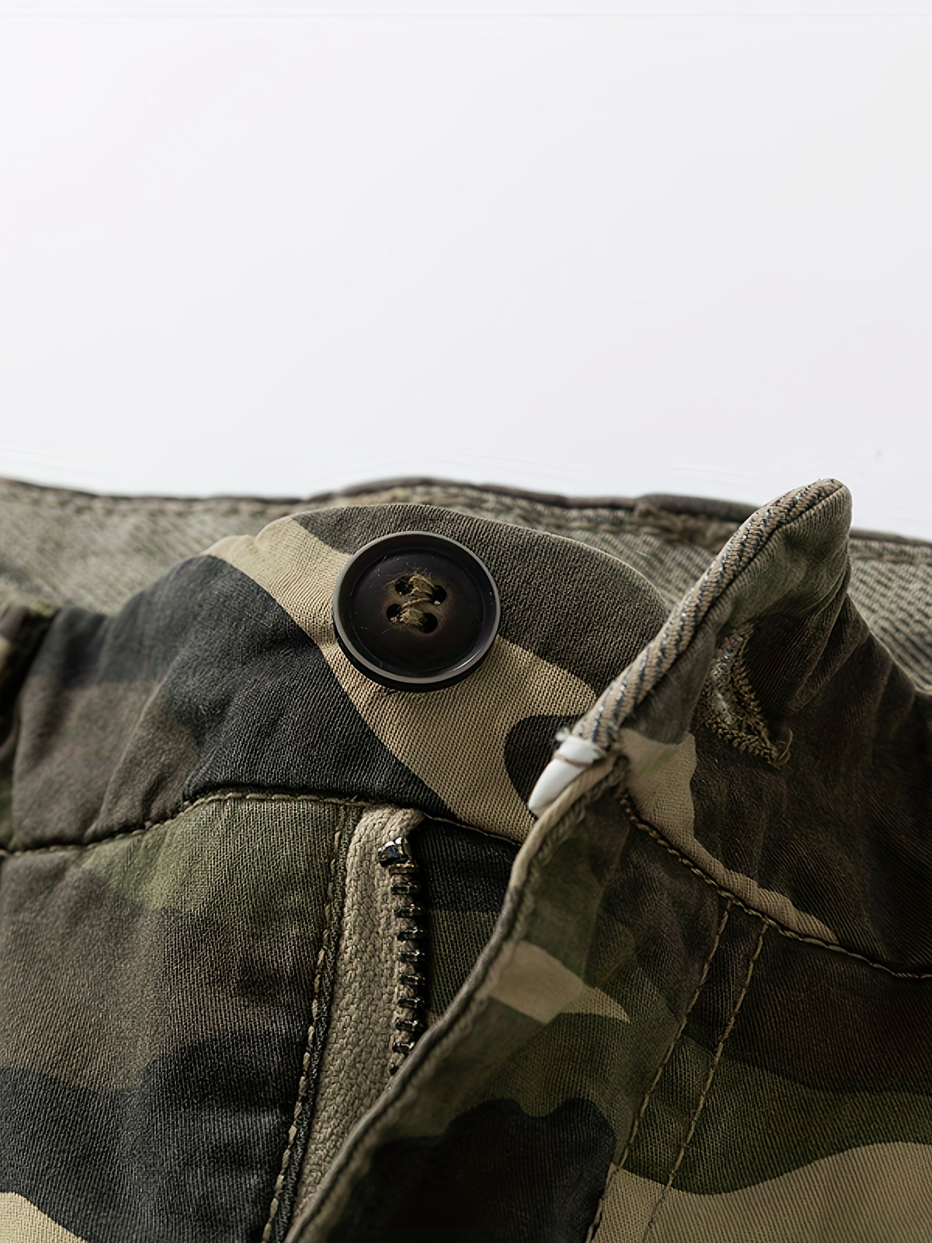 Pantaloncini Cargo Uomo Design Camouflage – Bermuda Outdoor e Tempo Libero con Tasche