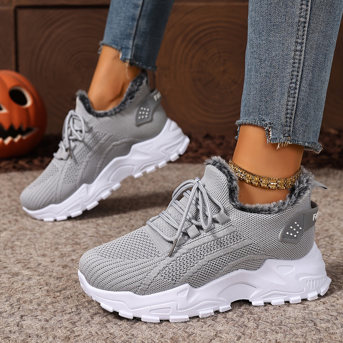 Damen Sneaker mit Fellfutter, Profilsohle und Schnürung