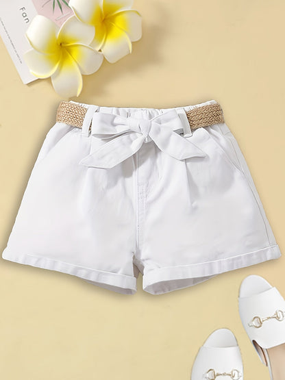 Dame paperbag-shorts i high-waist-stil med sløjfe og flettet bælte – moderigtige til fritid og ferie