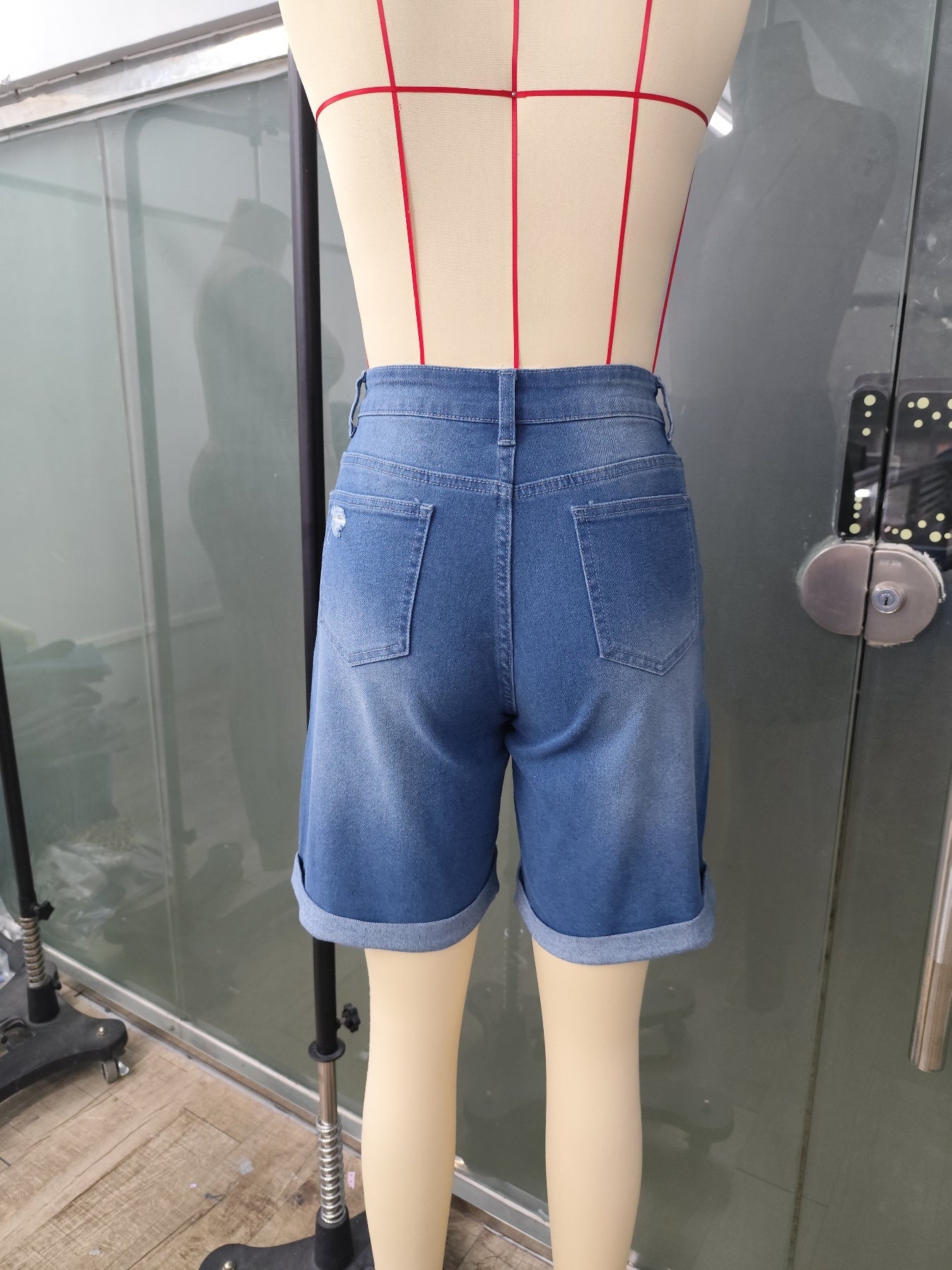 Damen Jeans Bermuda Shorts im Casual Style für Sommer – Bequeme Radhose mit Used-Look
