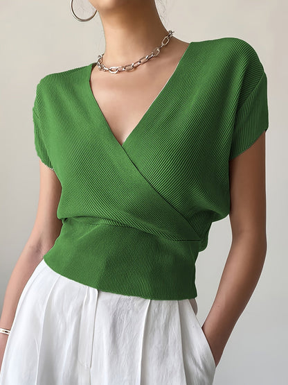 Dames wikkelshirt met V-hals en korte mouw – Modern vrijetijdstopje