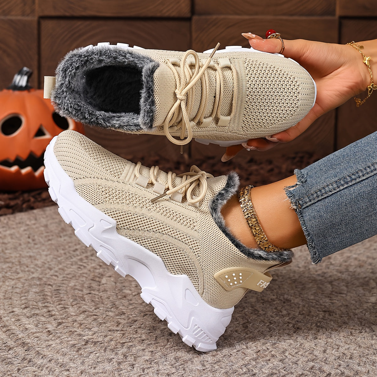 Damen Sneaker mit Fellfutter, Profilsohle und Schnürung
