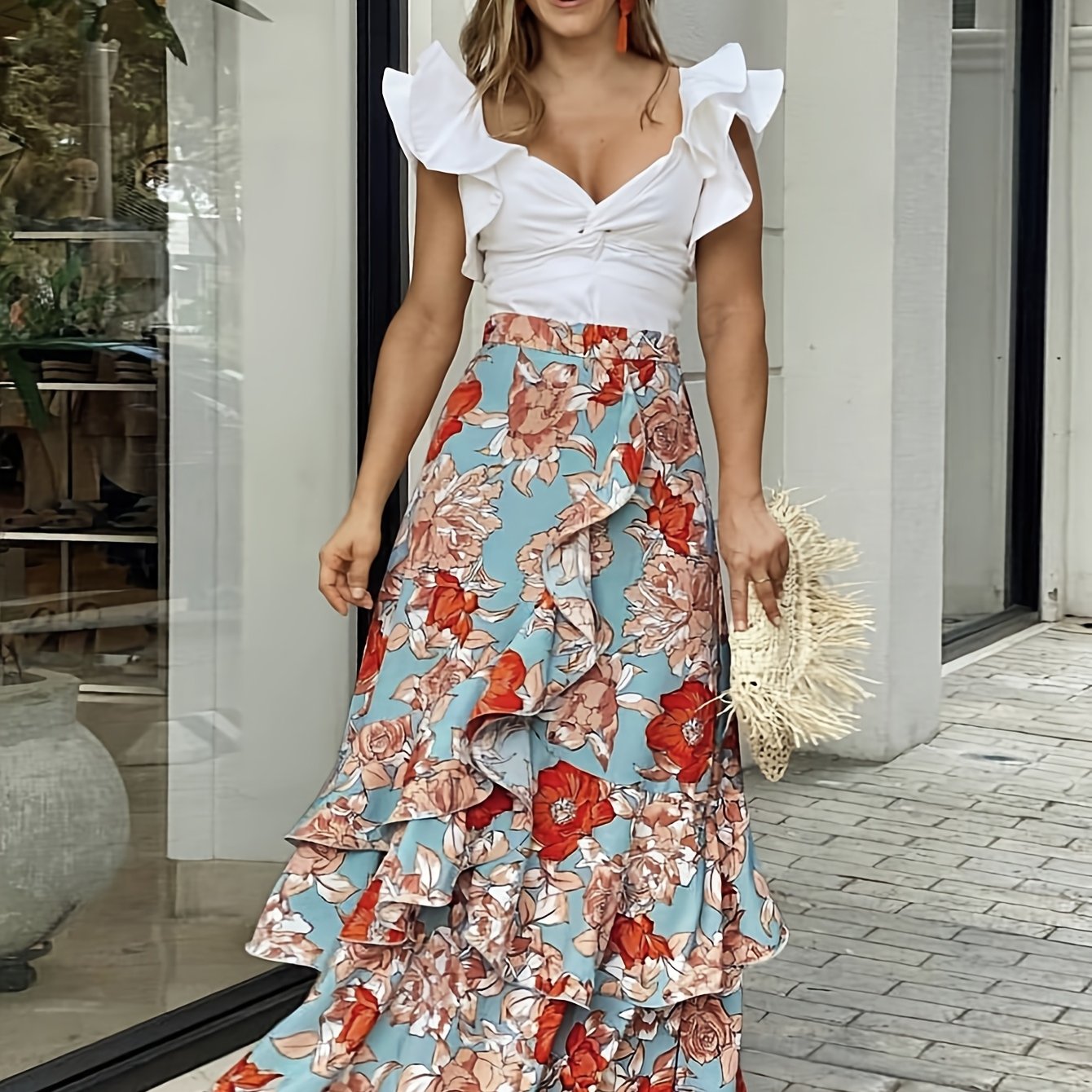 Dame maxiskjørt med blomsterprint og volanger – elegant sommerskjørt for hagefester og fritid