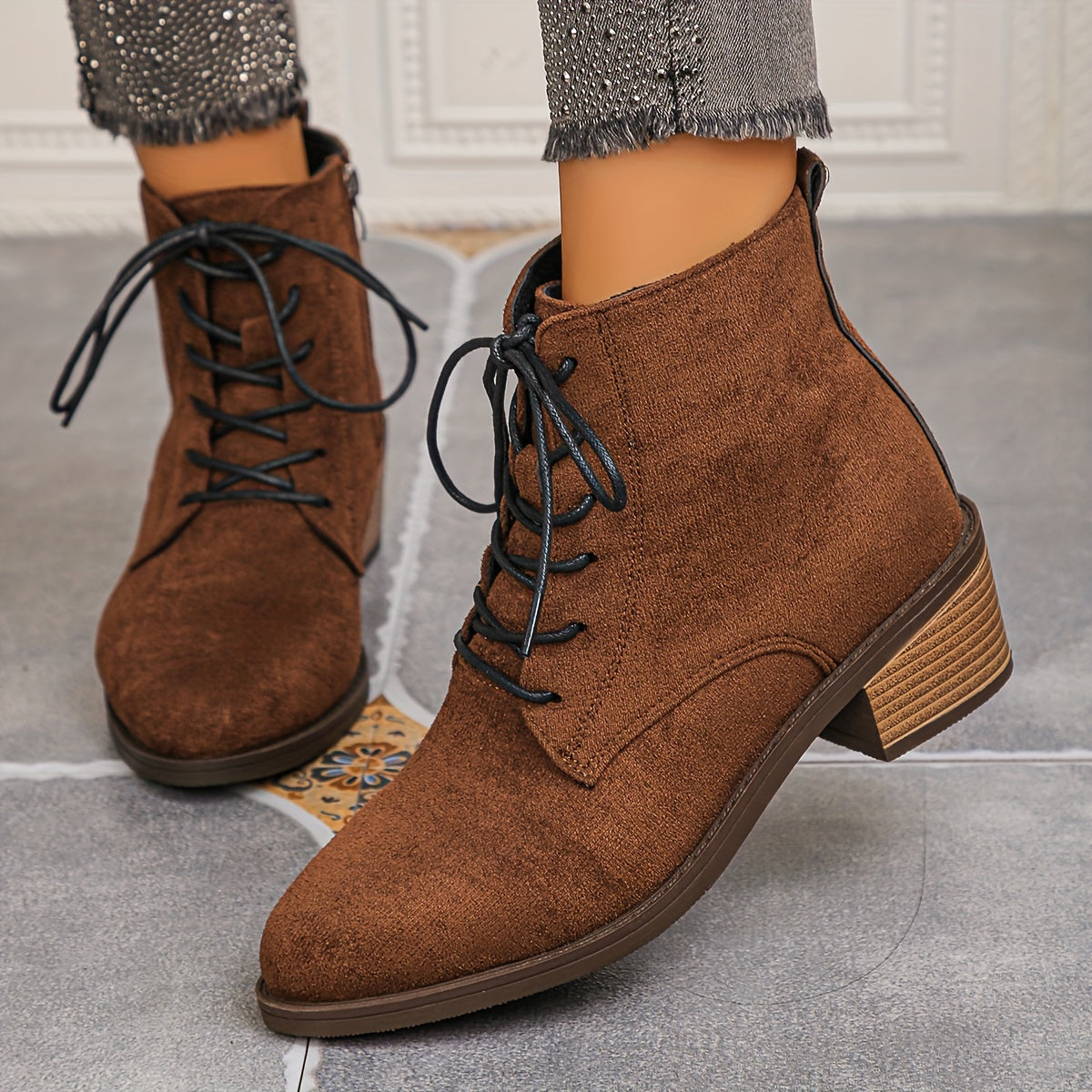 Damen Schnürstiefelette mit seitlichem Reißverschluss, Blockabsatz und spitzer Kappe