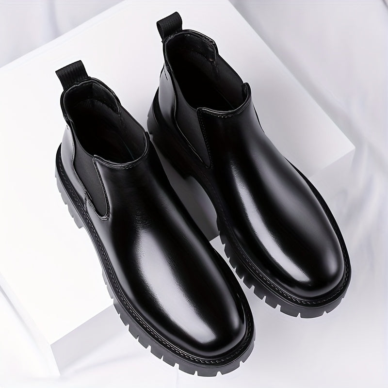 Chelsea-støvler i sort til herrer med profilsål, blanke ankelstøvler og slip-on-støvler