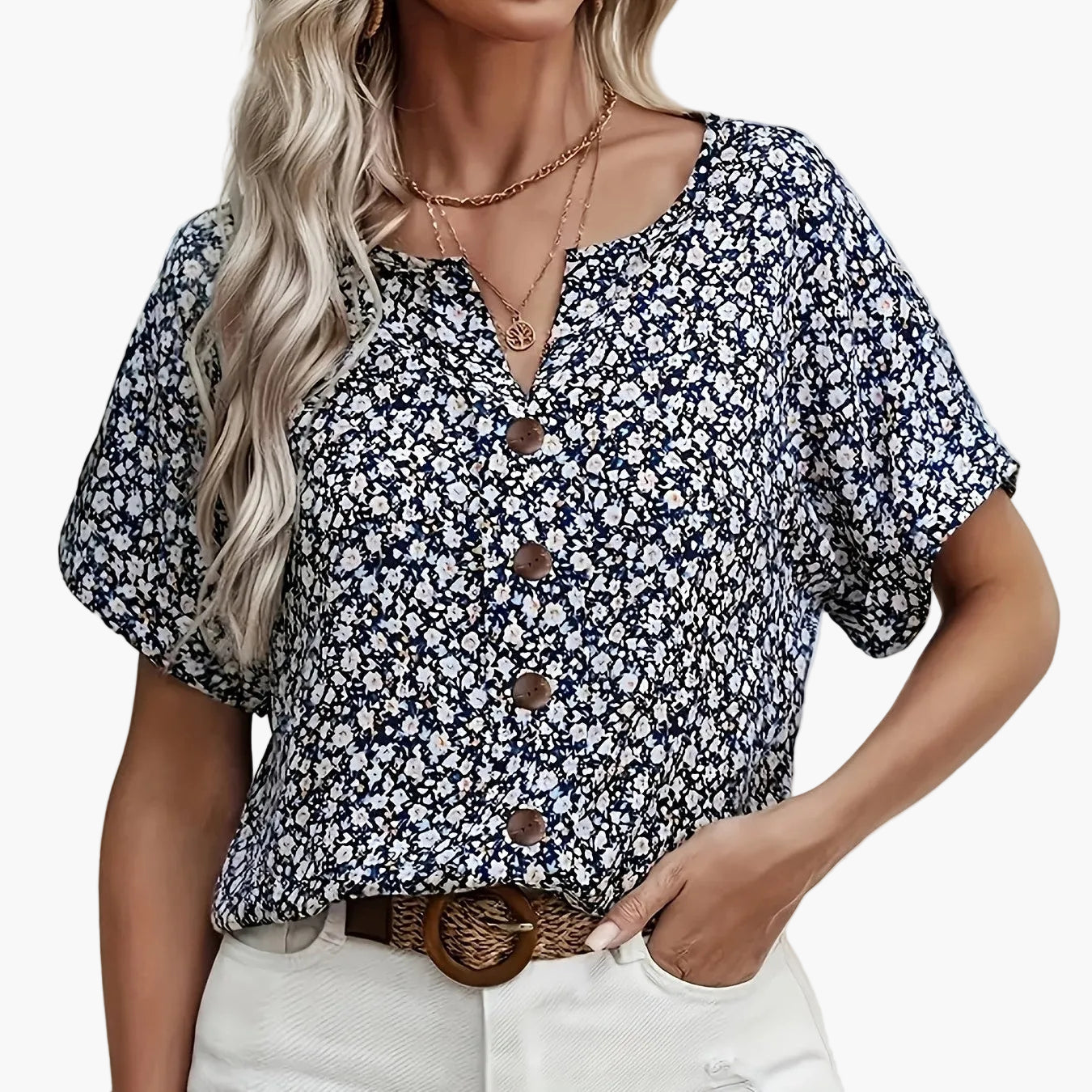 Top donna a maniche corte con abbottonatura e motivo floreale – Look estivo elegante per tutti i giorni e il tempo libero