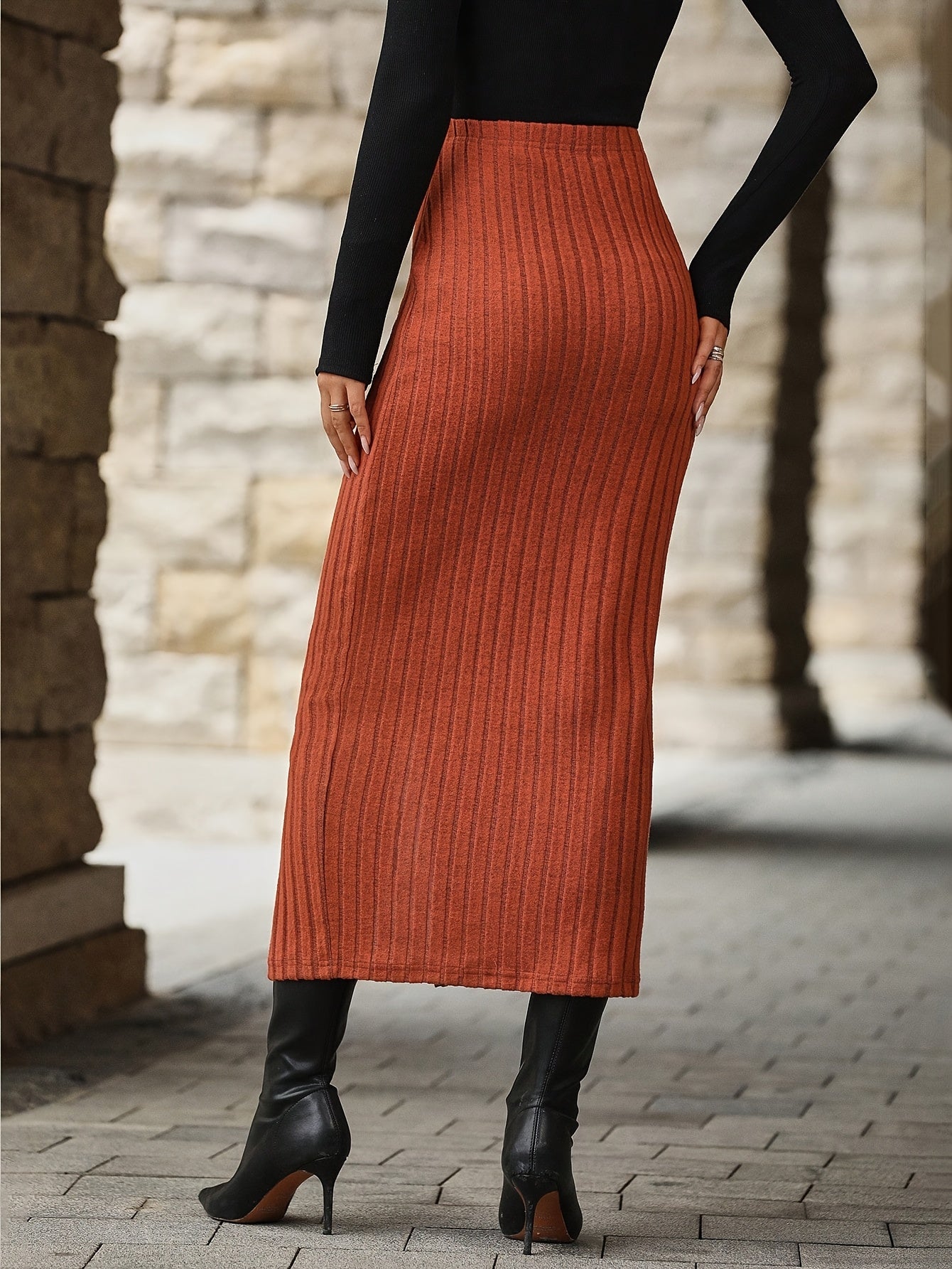 Gerippter Midi-Strickrock für Damen mit Knopfleiste und Schlitz vorne