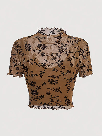 Dame Croptopp i mesh med blomsterprint og ståkrage – Elegant sommerstil