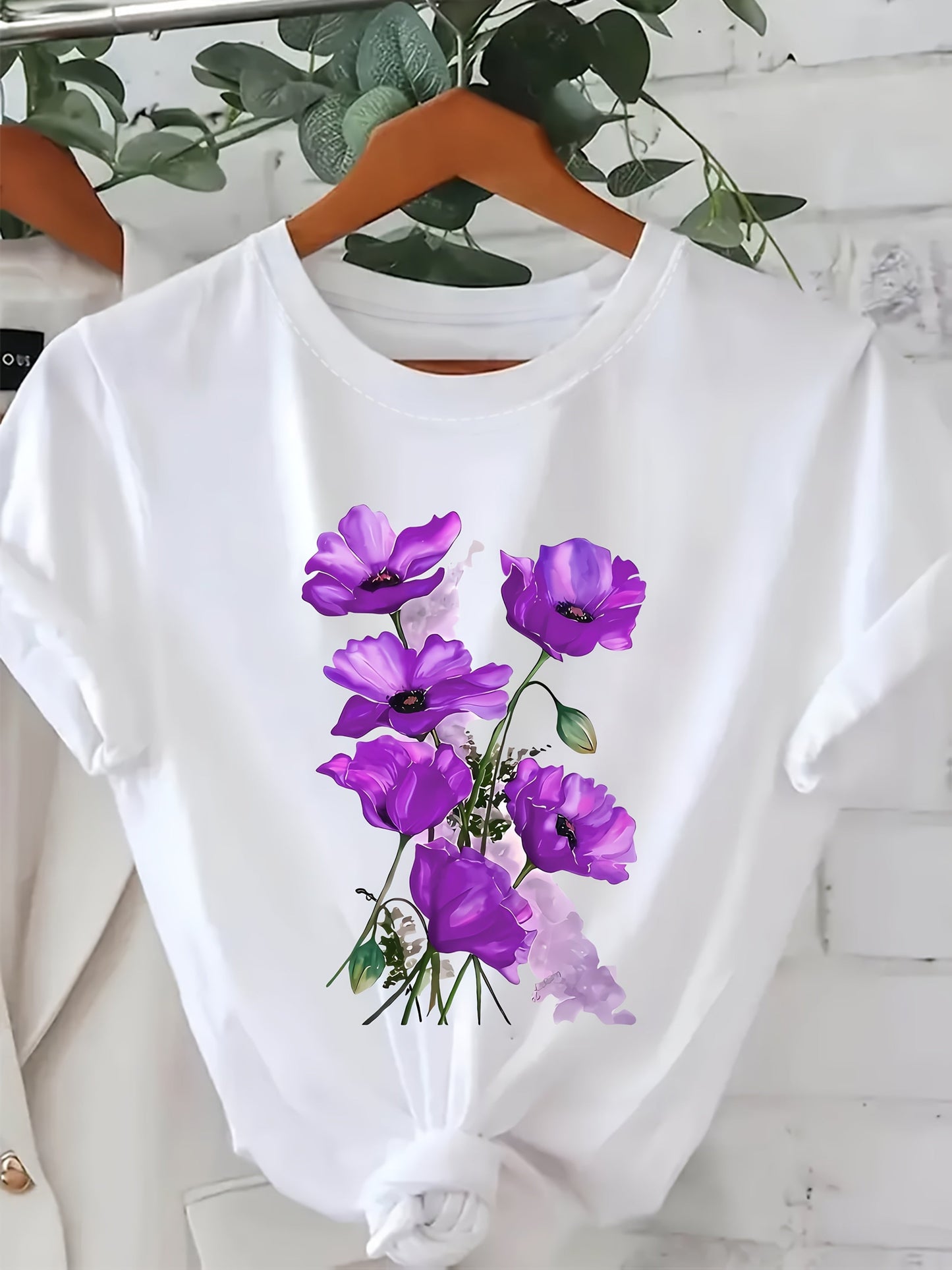 Dam T-shirt med blomsterkonst – Casual stil för vår och sommar
