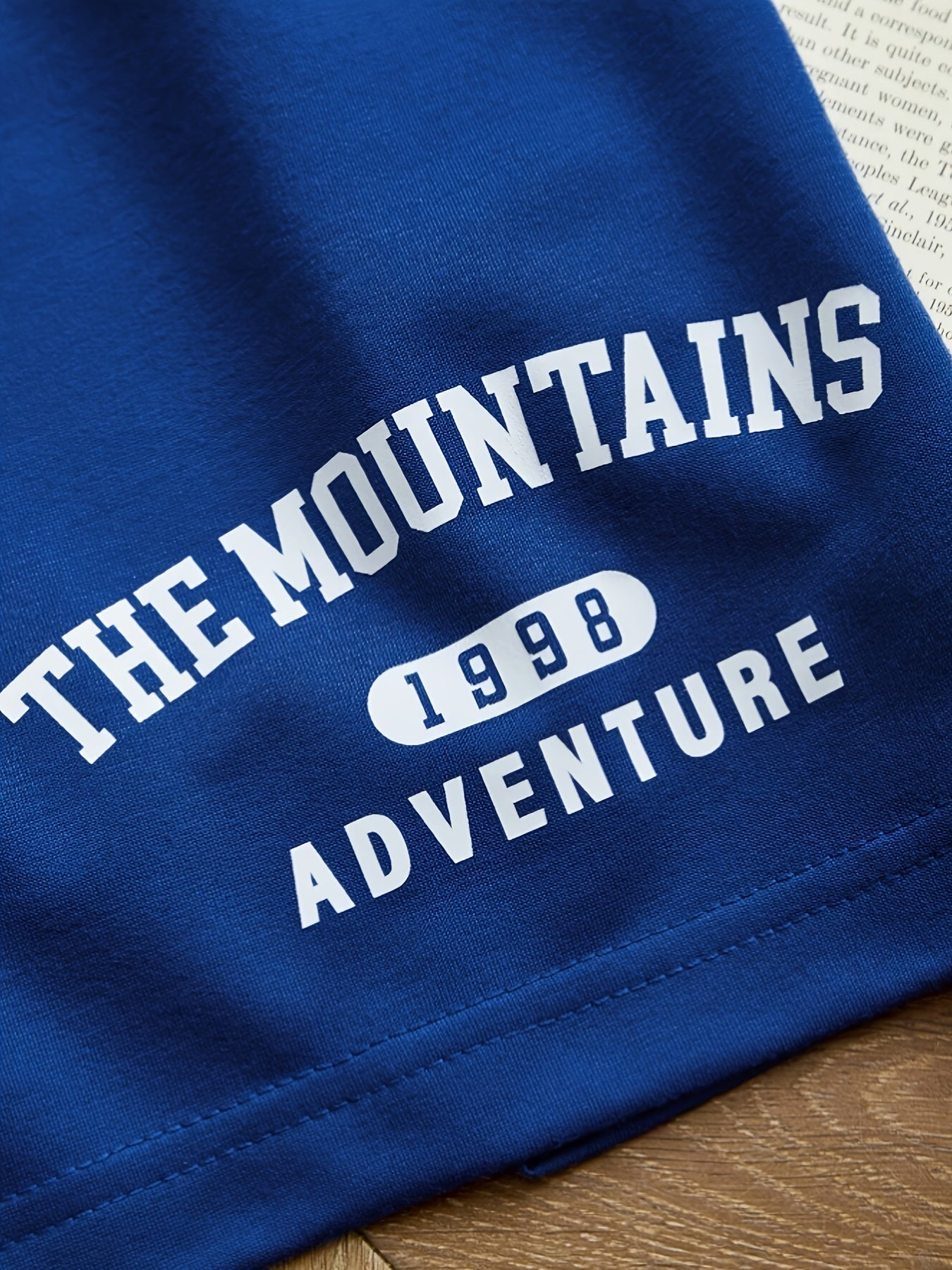 Damski zestaw sportowy na co dzień – The Mountains Adventure top i szorty – letni strój do relaksu