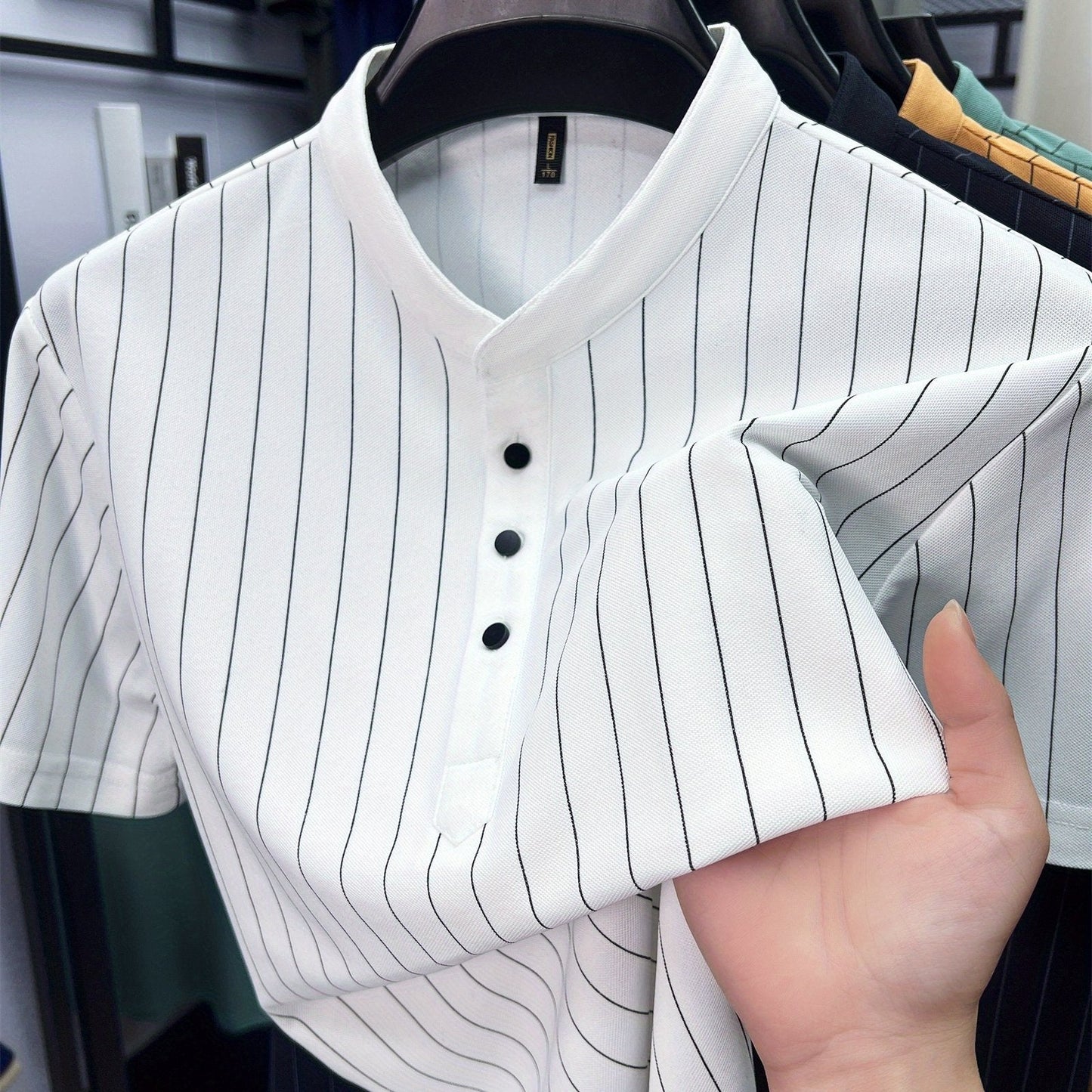 Męska koszula z krótkim rękawem, stójką i prążkami do stylizacji smart casual