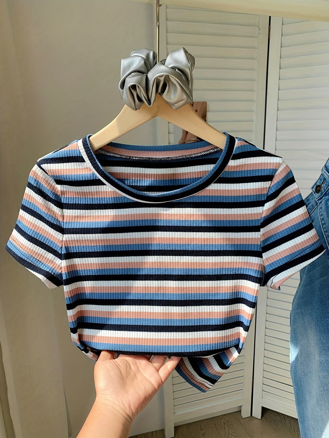T-shirt donna a maniche corte in maglia a coste con motivo a righe retrò – tempo libero & estate