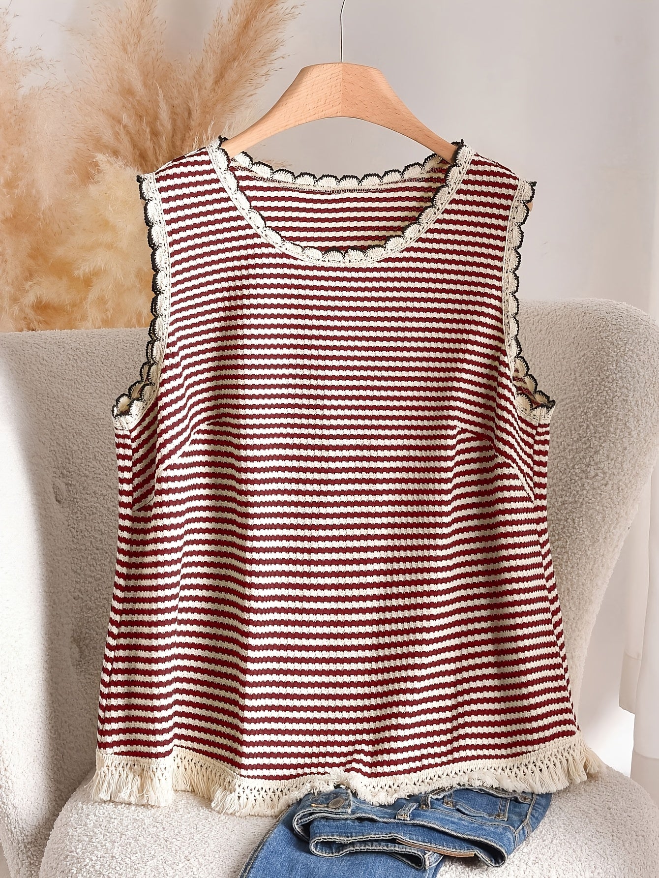 Dame strikket topp i boho-stil med striper og frynser, ermeløs – Perfekt for vår og sommer