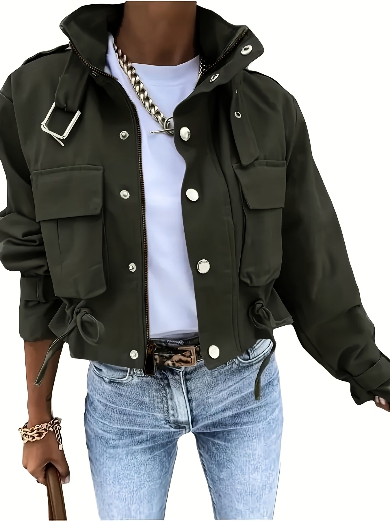 Giacca corta da donna per la mezza stagione in stile utility, con dettaglio di fibbie, tasche e coulisse