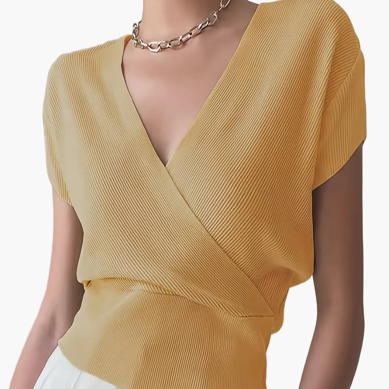 Dames wikkelshirt met V-hals en korte mouw – Modern vrijetijdstopje