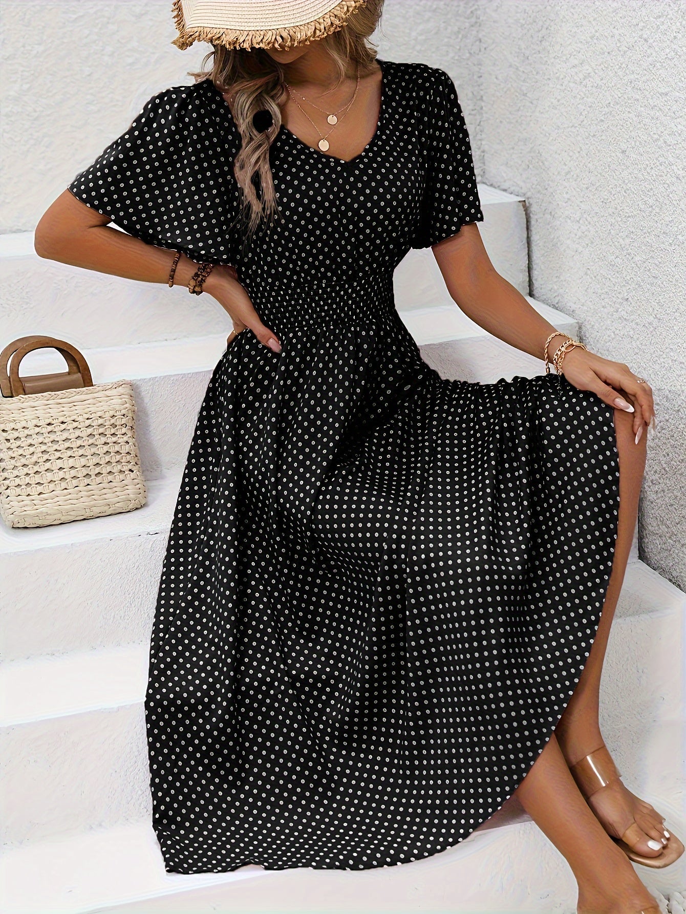 Robe décontractée à pois pour femme avec col en V et manches courtes – Élégante robe longue pour le printemps et l'été
