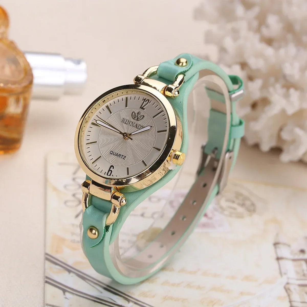 Damen Vintage Armbanduhr im Minimalistischen Stil – Elegante Quarz Uhr für Alltag und Business