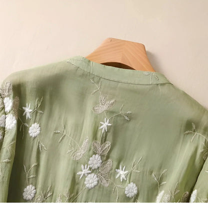 Blusa para mujer con bordado floral – Túnica elegante y ligera para el día a día y ocasiones especiales