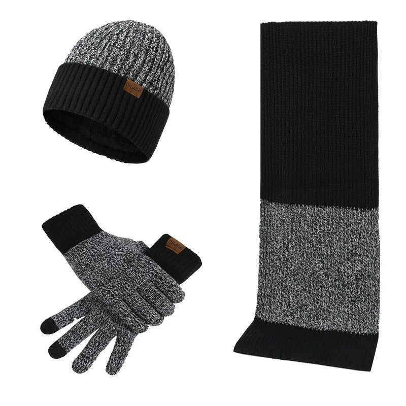 Gebreide set met wollen muts, handschoenen en sjaal