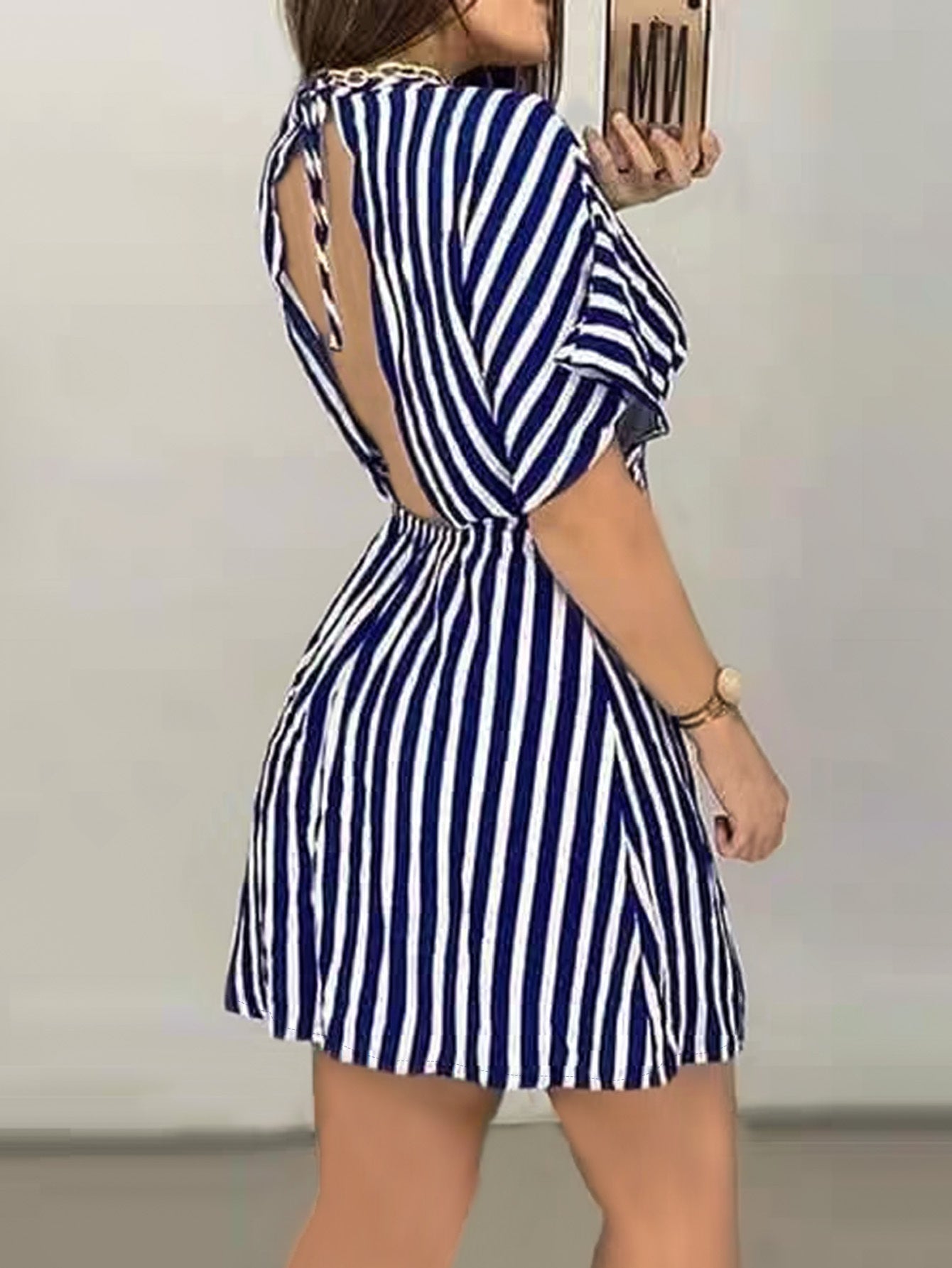 Dam kortärmad rygglös randig klänning – sexig sommar fritidsklänning