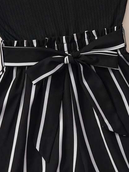 Mono elegante de mujer con estampado de rayas y cinturón de cintura para primavera y verano